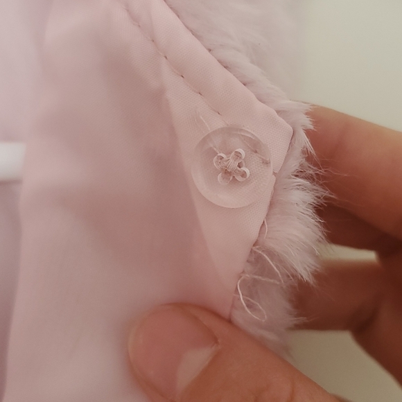 Girls pink FAUX fur vest - Picture 4 of 5